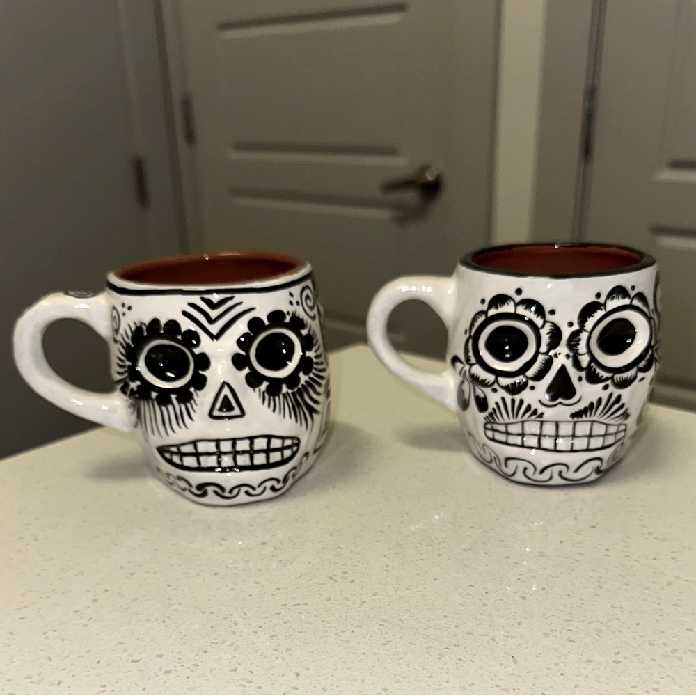 2 Handmade Dia de los Muertos Skulls Cups Husband & Wife Black White Details 😍